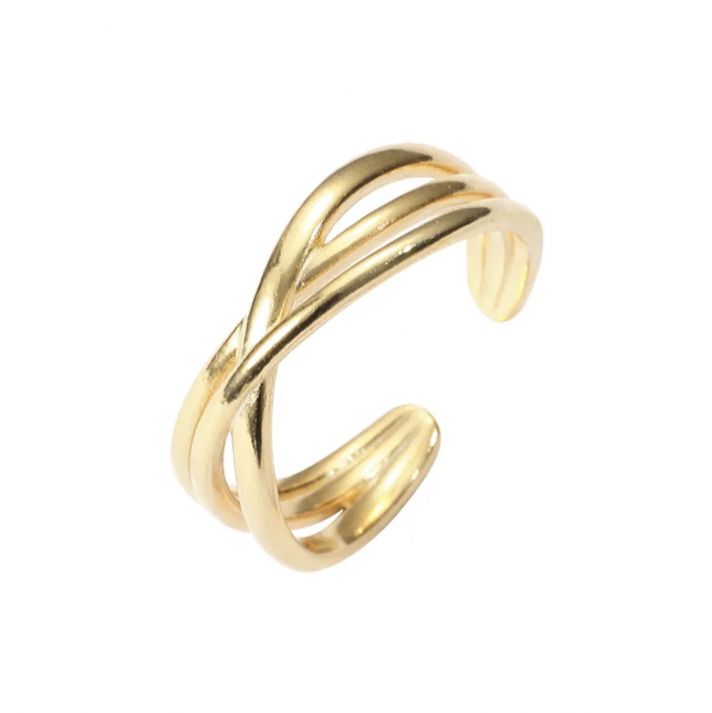En nydelig justerbar ring fra Ella & Pia. Ringen er laget av 925 Stearling Silver belagt med 18K gull. Ringen veier 1,9g. Alle smykkene fra Ella & Pia nikkel- og blyfri.