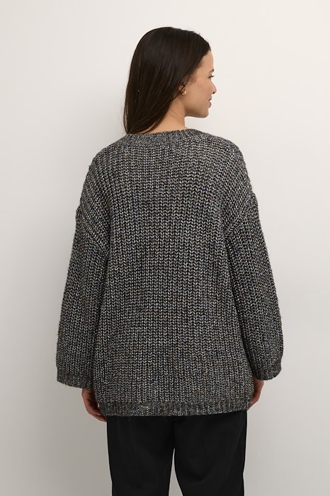 Composition: 46% Polyester,29% Acrylic,20% Metallic Yarn,5% Wool
Fit: Loose fit, 3/4 sleeve