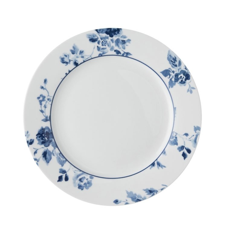 Laura Ashley frokosttallerken «China Rose» 20cm, i blått og hvitt benporselen. Fra Laura Ashley sitt lekre «Blueprint Collectables» servise.