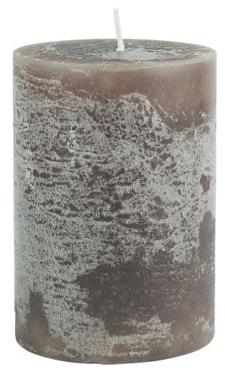 Rustikk kubbelys fra Ib Laursen. Måler D.7 Cm H7,5 cm.
Lysene er laget av 80% parafin 20% palmeolie.